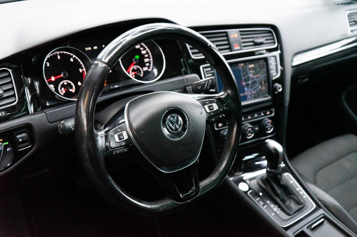 volkswagen-golf-variant-2015-diesel-1598cc