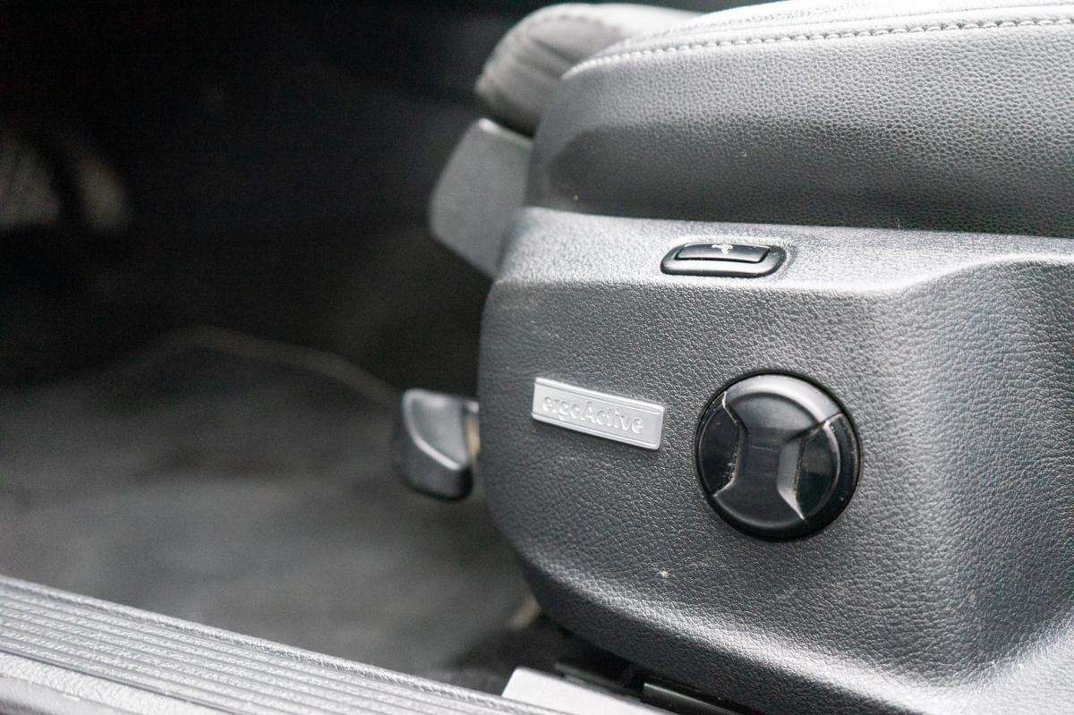 volkswagen-golf-variant-2015-diesel-1598cc