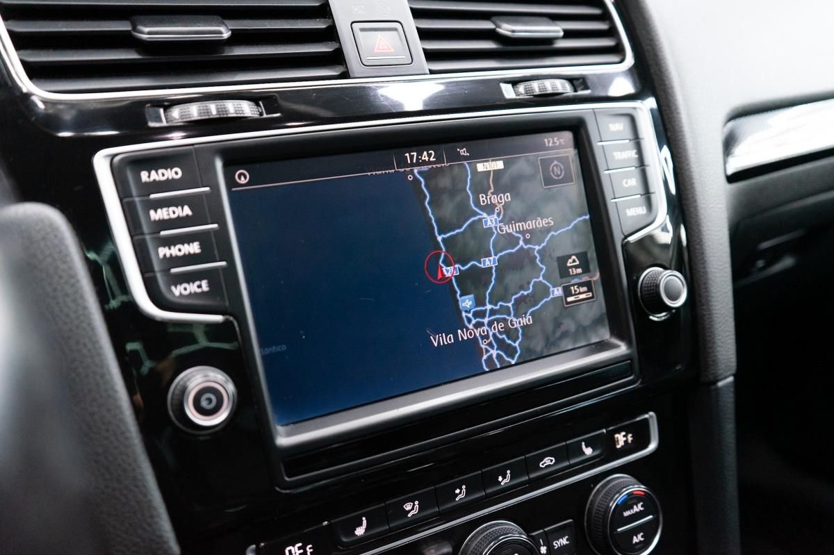 volkswagen-golf-variant-2015-diesel-1598cc