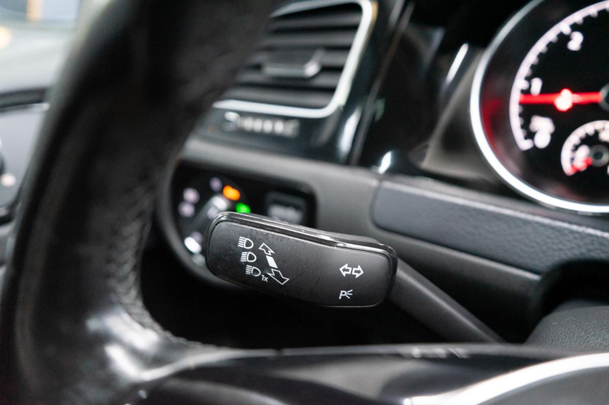 volkswagen-golf-variant-2015-diesel-1598cc