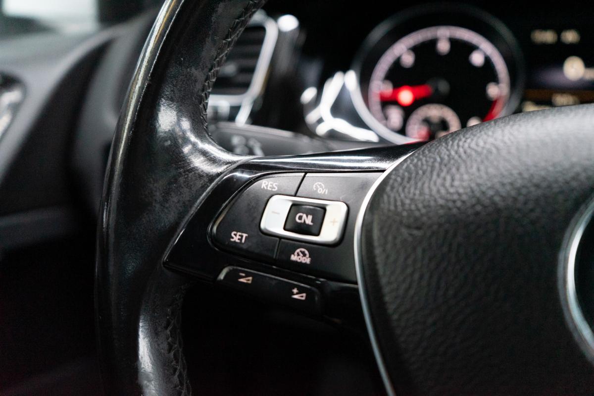 volkswagen-golf-variant-2015-diesel-1598cc