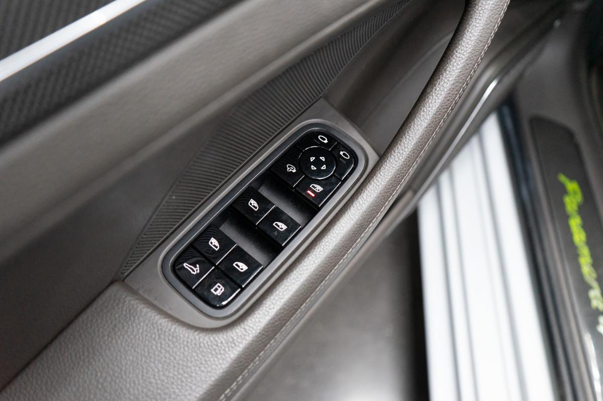 porsche-panamera-sport-turismo-2018-hibrido-a-gasolina-2894cc