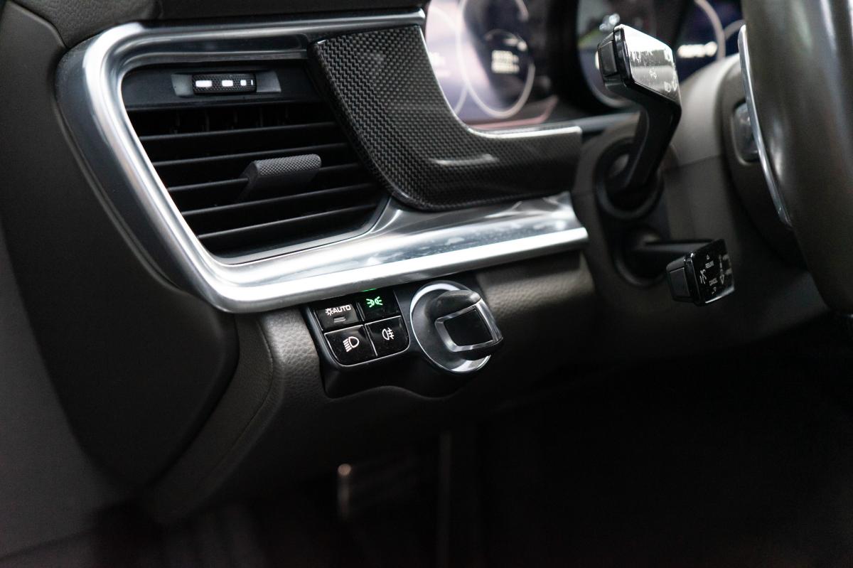 porsche-panamera-sport-turismo-2018-hibrido-a-gasolina-2894cc