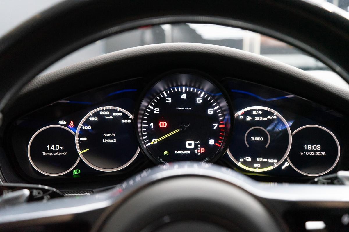porsche-panamera-sport-turismo-2018-hibrido-a-gasolina-2894cc