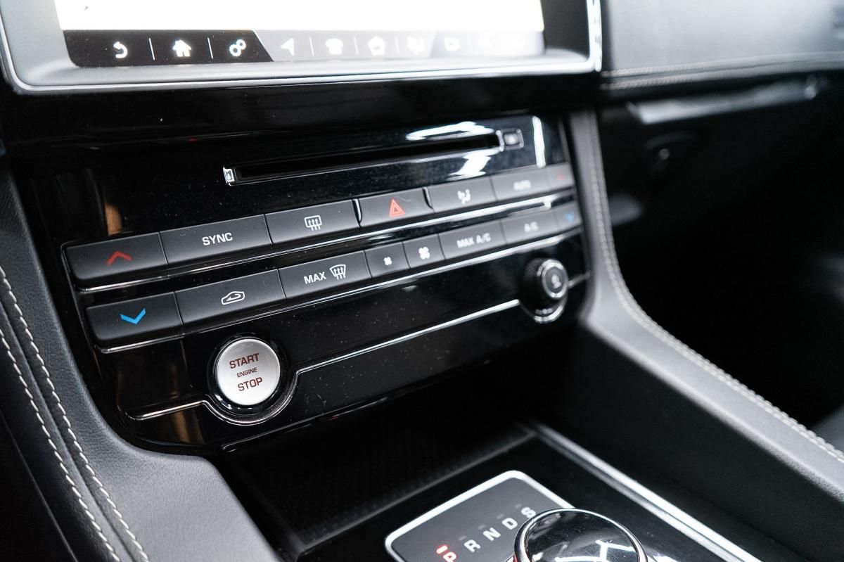 jaguar-f-pace-2019-diesel-1999cc