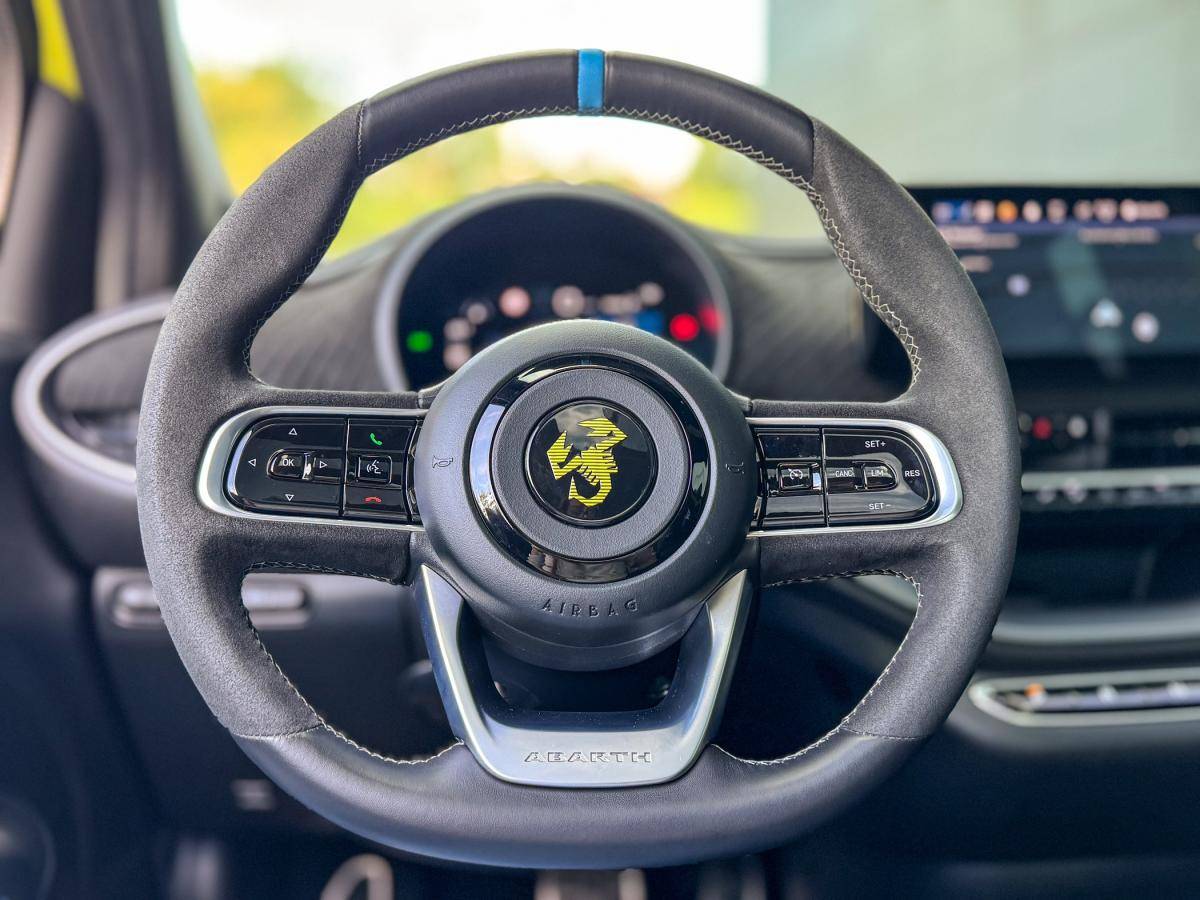 abarth-500-2023-eletrico-510cc