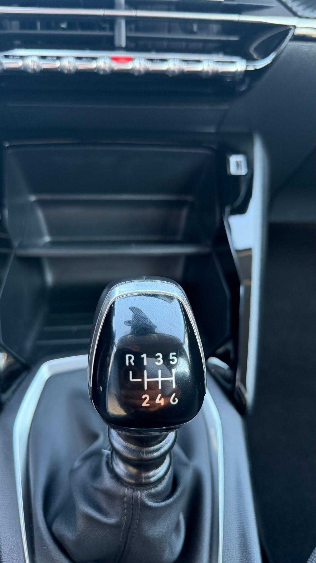 peugeot-208-2024-gasolina-1199cc
