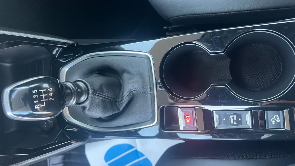 peugeot-2008-2024-gasolina-1199cc