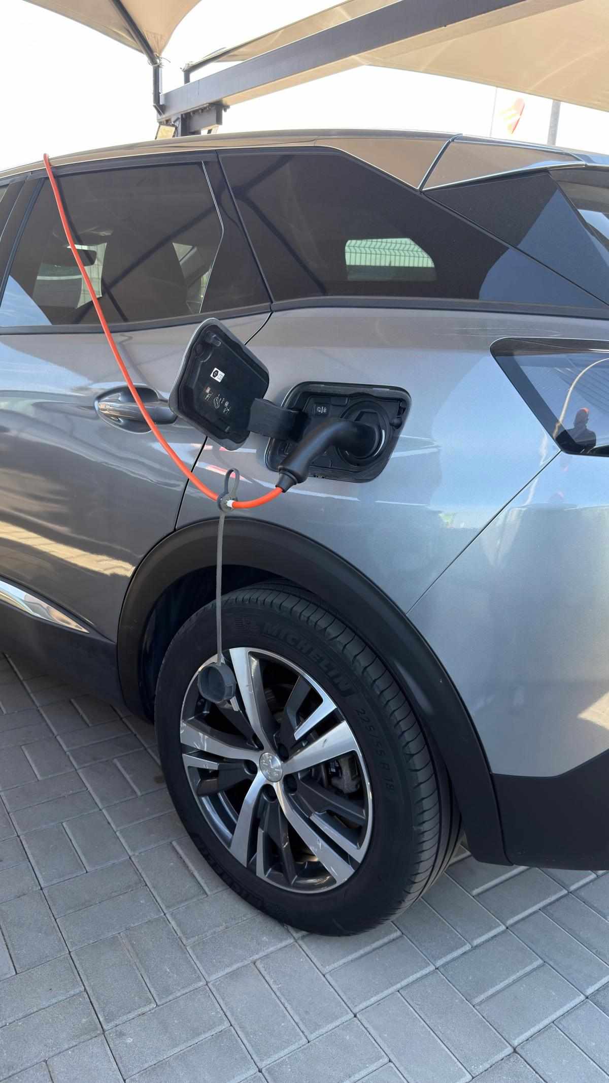 peugeot-3008-2021-hibrido-a-gasolina-1598cc