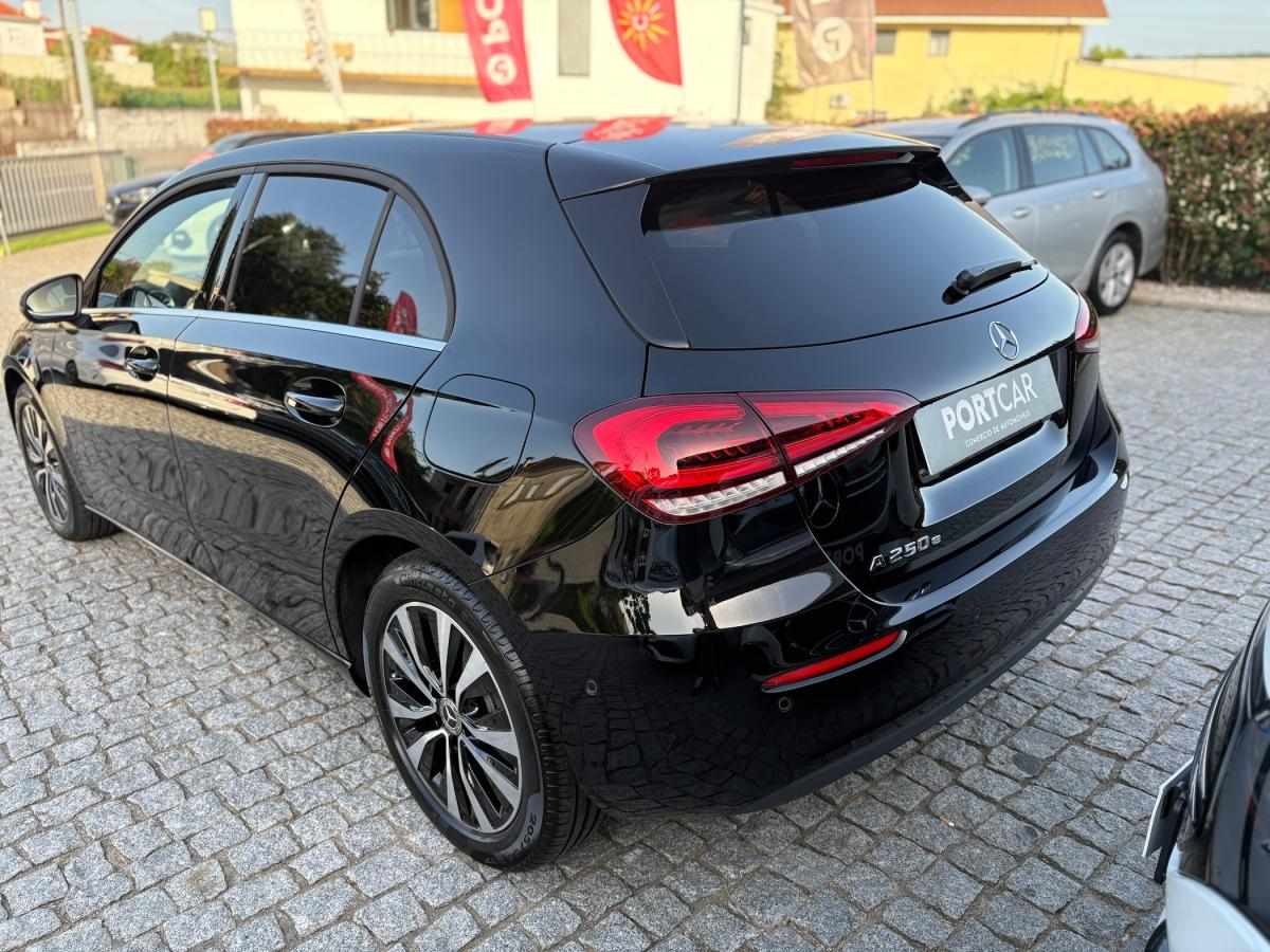 mercedes-benz-classe-a-2022-hibrido-a-gasolina-1332cc