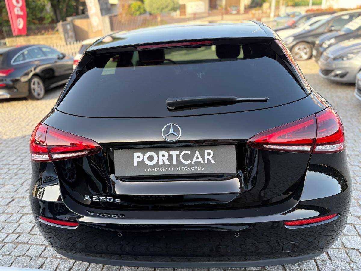 mercedes-benz-classe-a-2022-hibrido-a-gasolina-1332cc