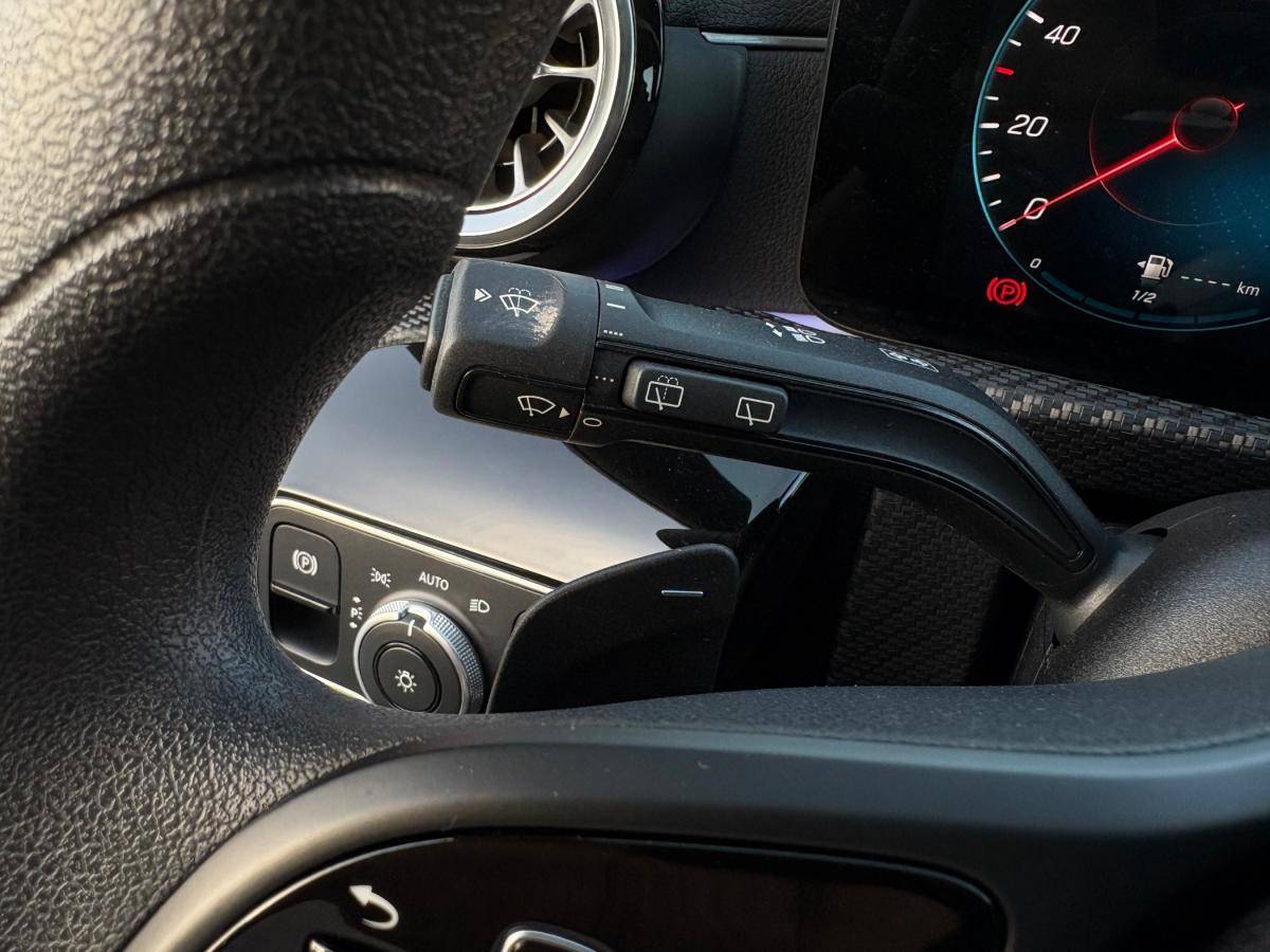 mercedes-benz-classe-a-2022-hibrido-a-gasolina-1332cc