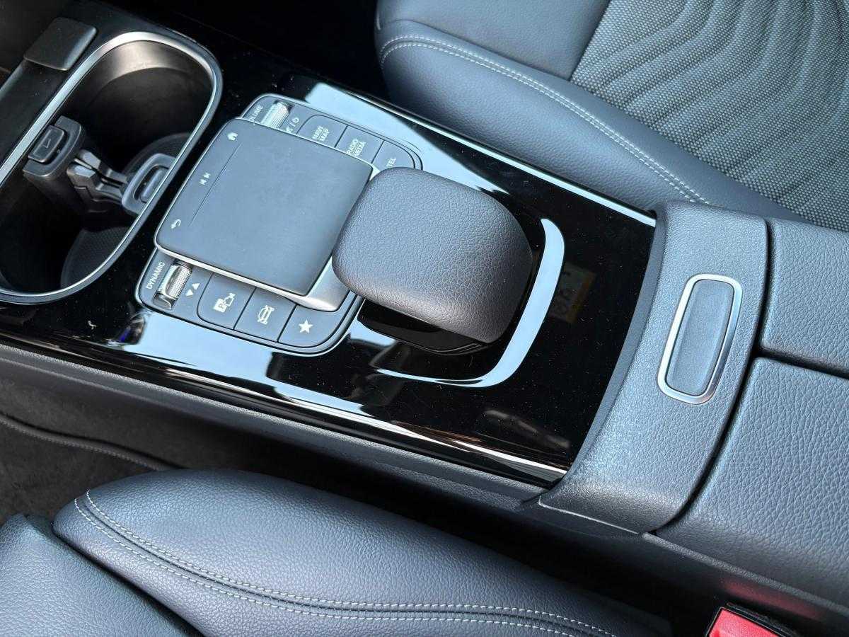 mercedes-benz-classe-a-2022-hibrido-a-gasolina-1332cc