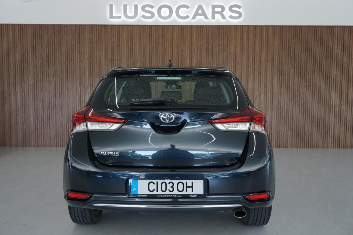toyota-auris-2017-gasolina-1197cc