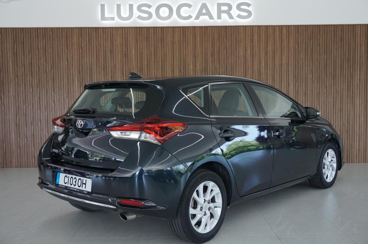 toyota-auris-2017-gasolina-1197cc