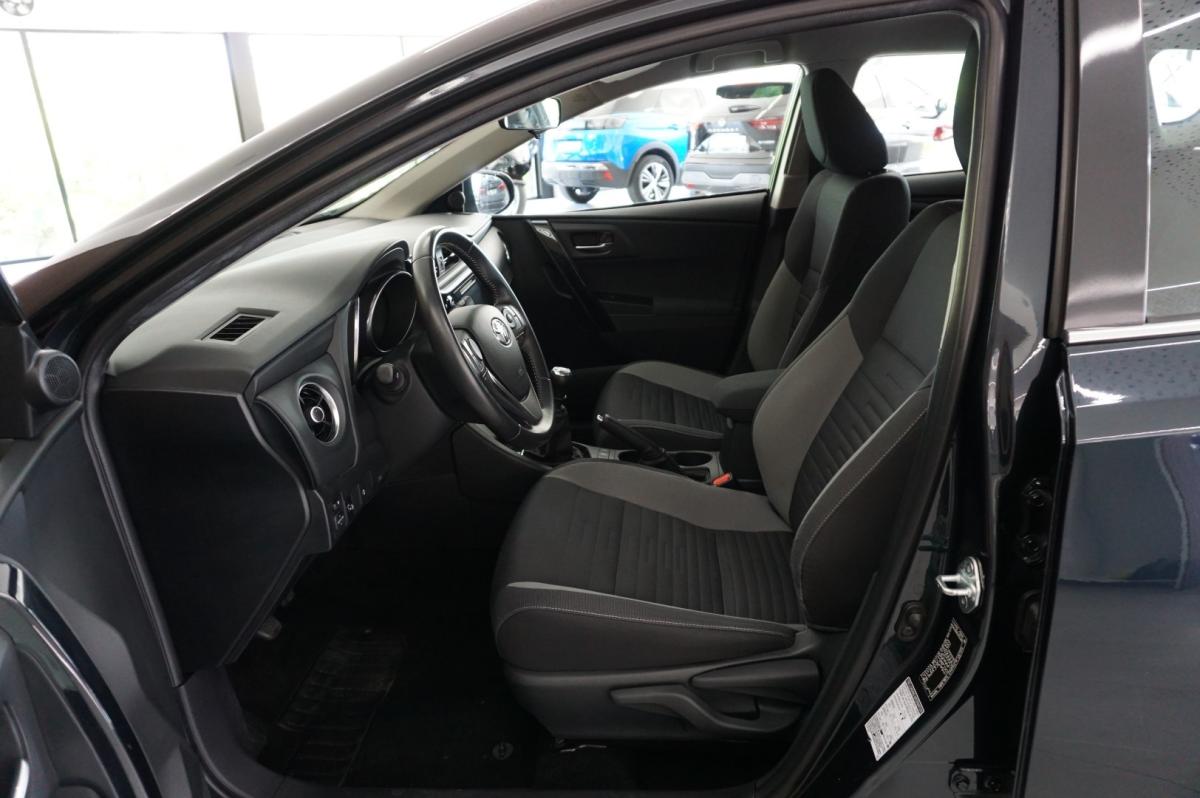 toyota-auris-2017-gasolina-1197cc
