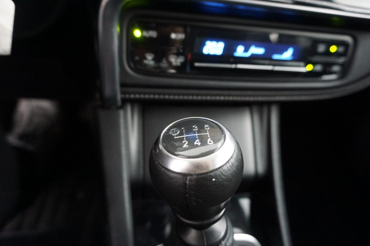 toyota-auris-2017-gasolina-1197cc
