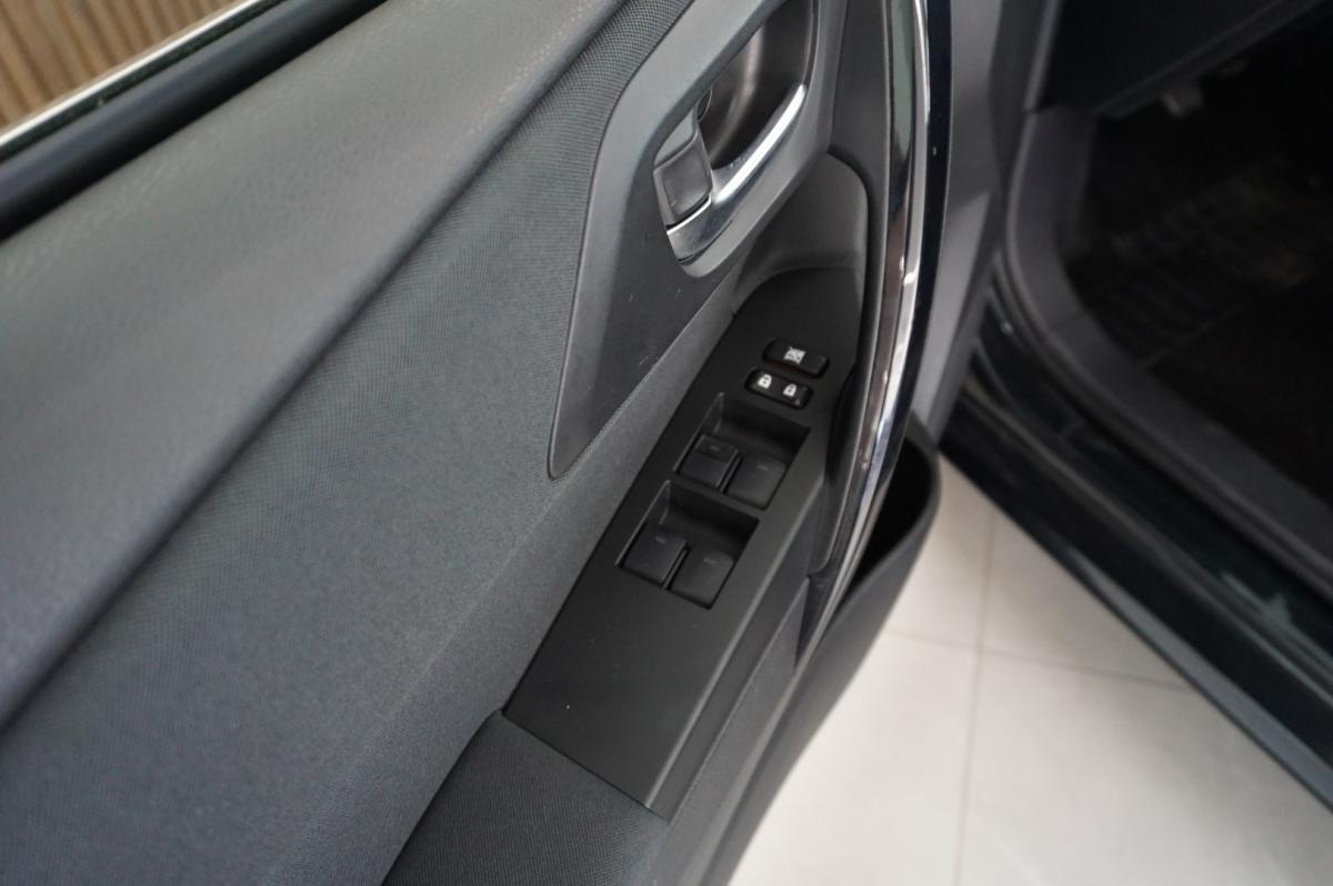 toyota-auris-2017-gasolina-1197cc