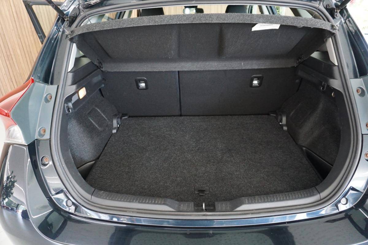 toyota-auris-2017-gasolina-1197cc