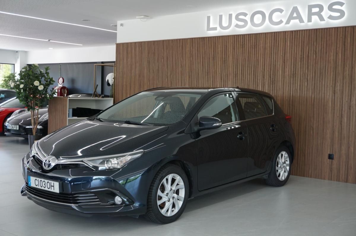 toyota-auris-2017-gasolina-1197cc