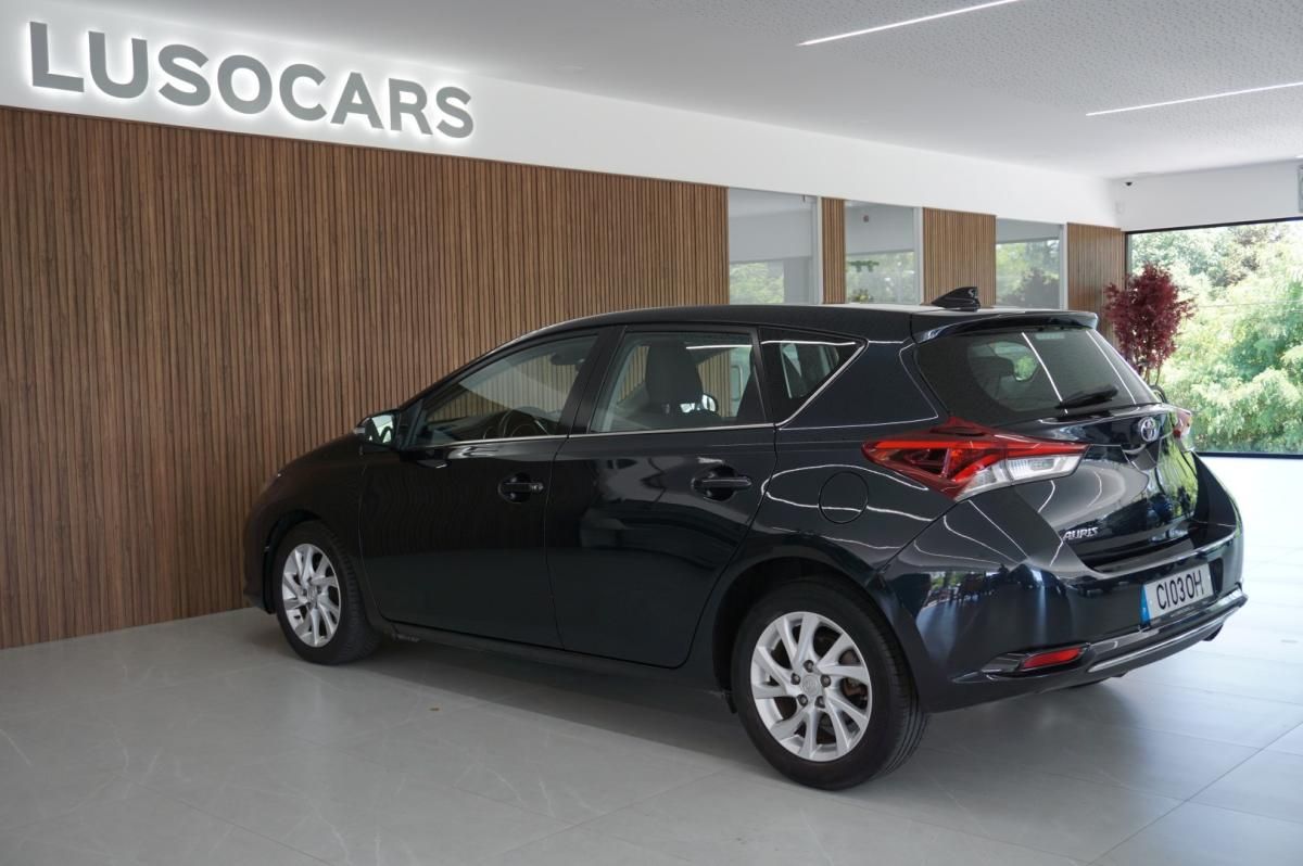 toyota-auris-2017-gasolina-1197cc