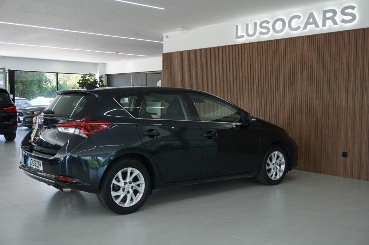 toyota-auris-2017-gasolina-1197cc