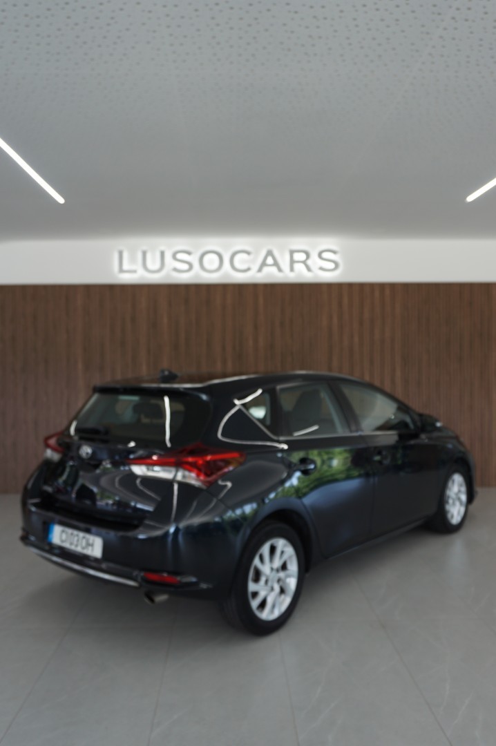 toyota-auris-2017-gasolina-1197cc