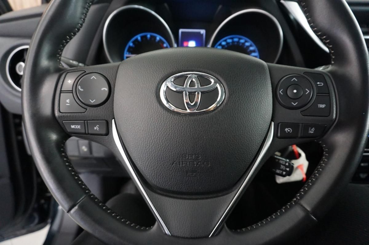 toyota-auris-2017-gasolina-1197cc