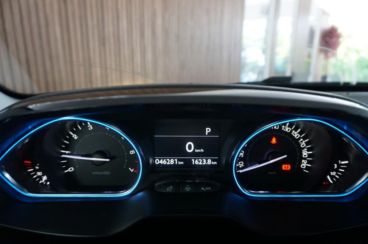 peugeot-2008-2018-gasolina-1199cc