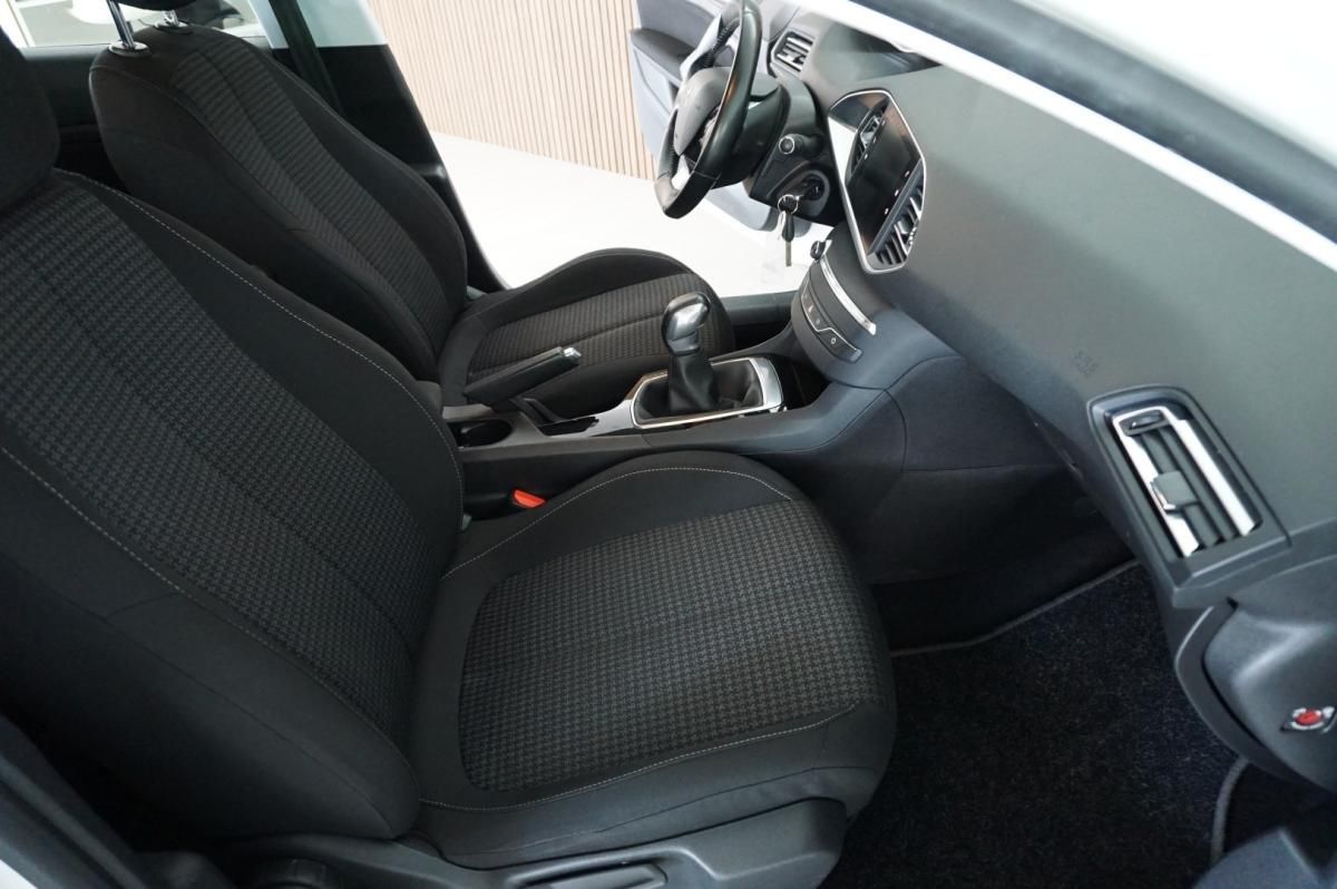 peugeot-308-sw-2018-diesel-1560cc