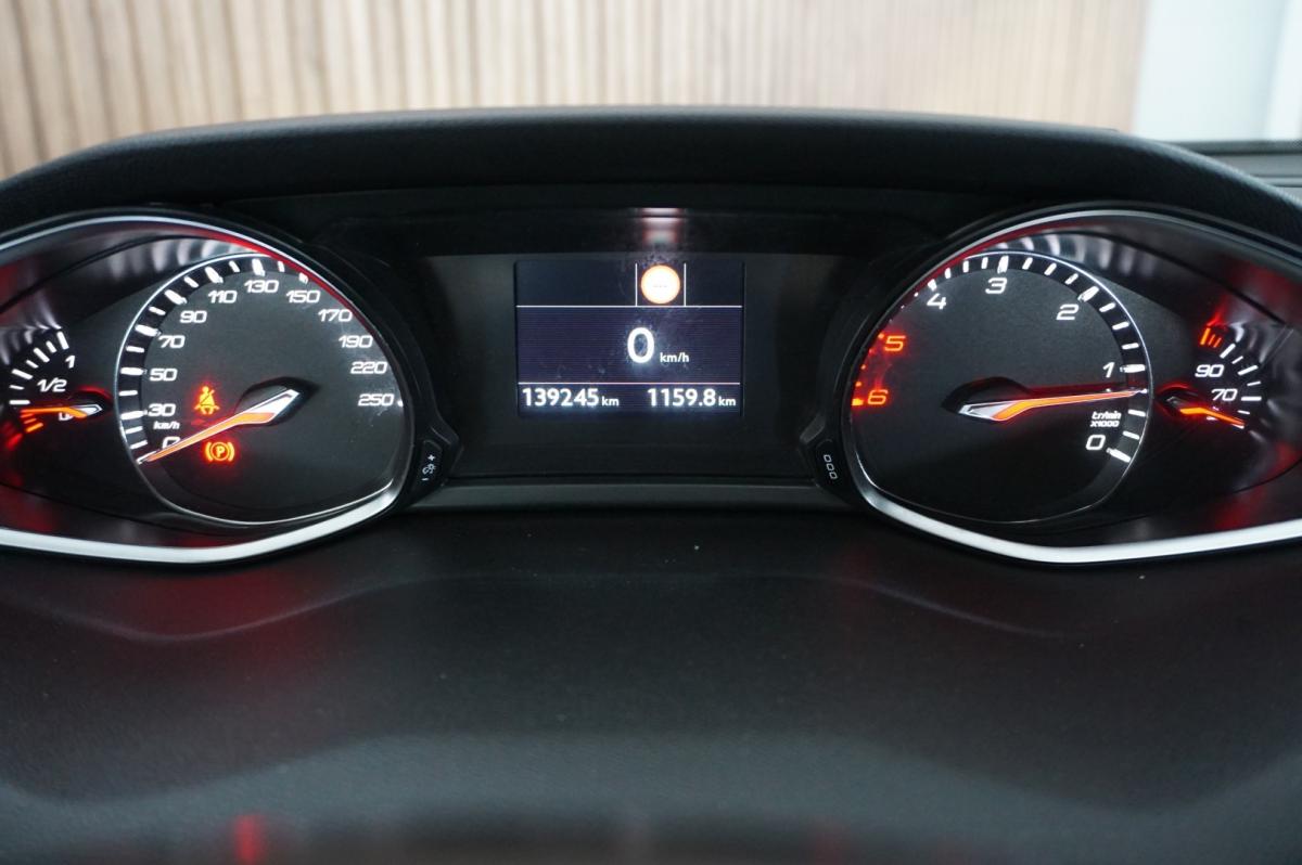 peugeot-308-sw-2018-diesel-1560cc