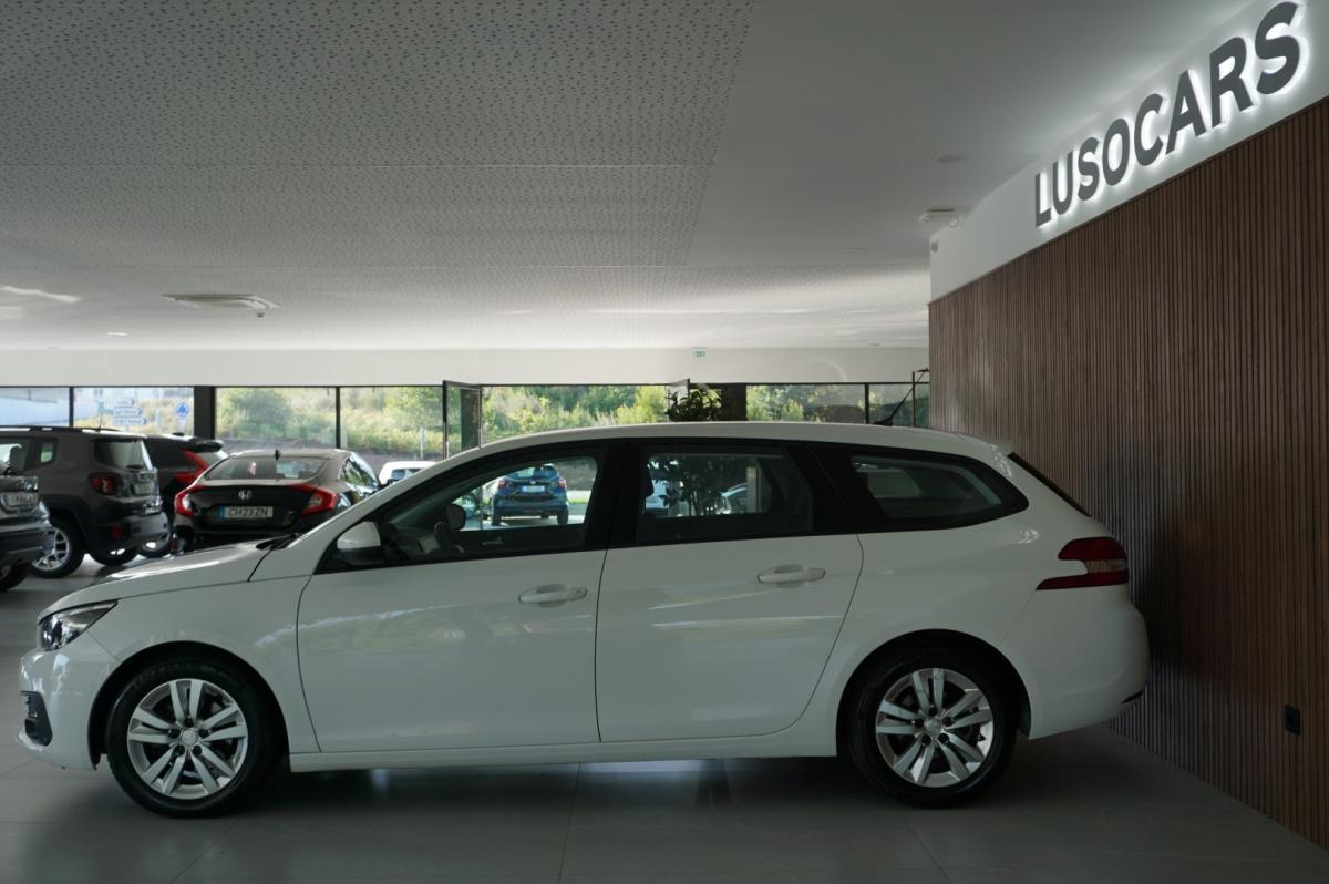 peugeot-308-sw-2018-diesel-1560cc