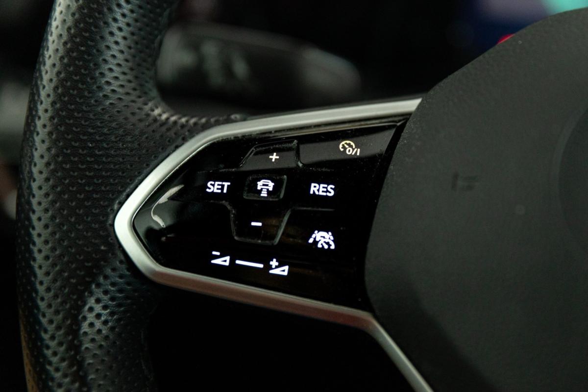 volkswagen-golf-2021-hibrido-1395cc