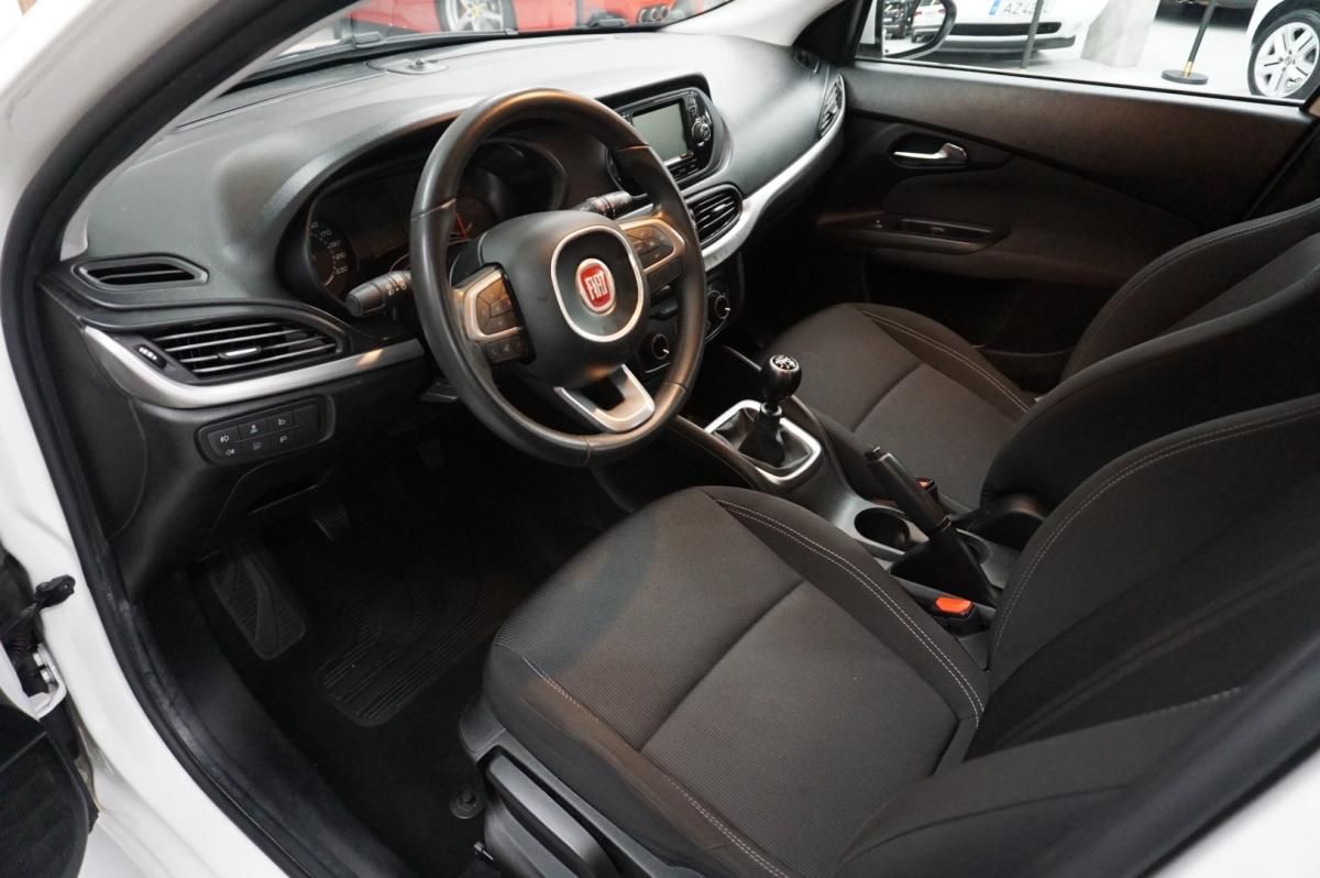 fiat-tipo-station-wagon-2018-diesel-1598cc