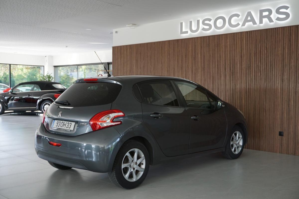 peugeot-208-2014-gasolina-1199cc