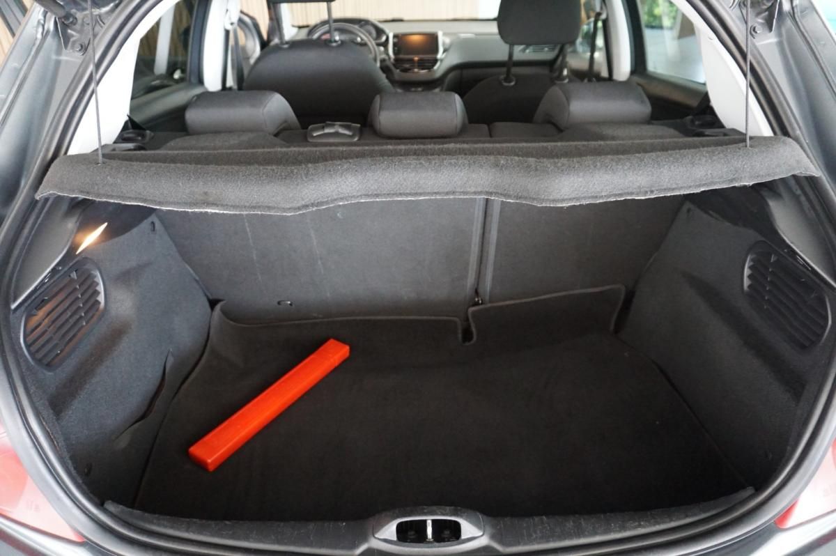 peugeot-208-2014-gasolina-1199cc