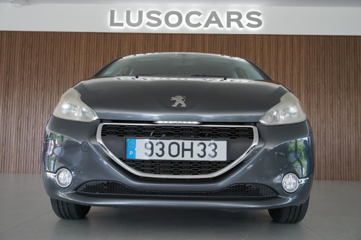 peugeot-208-2014-gasolina-1199cc