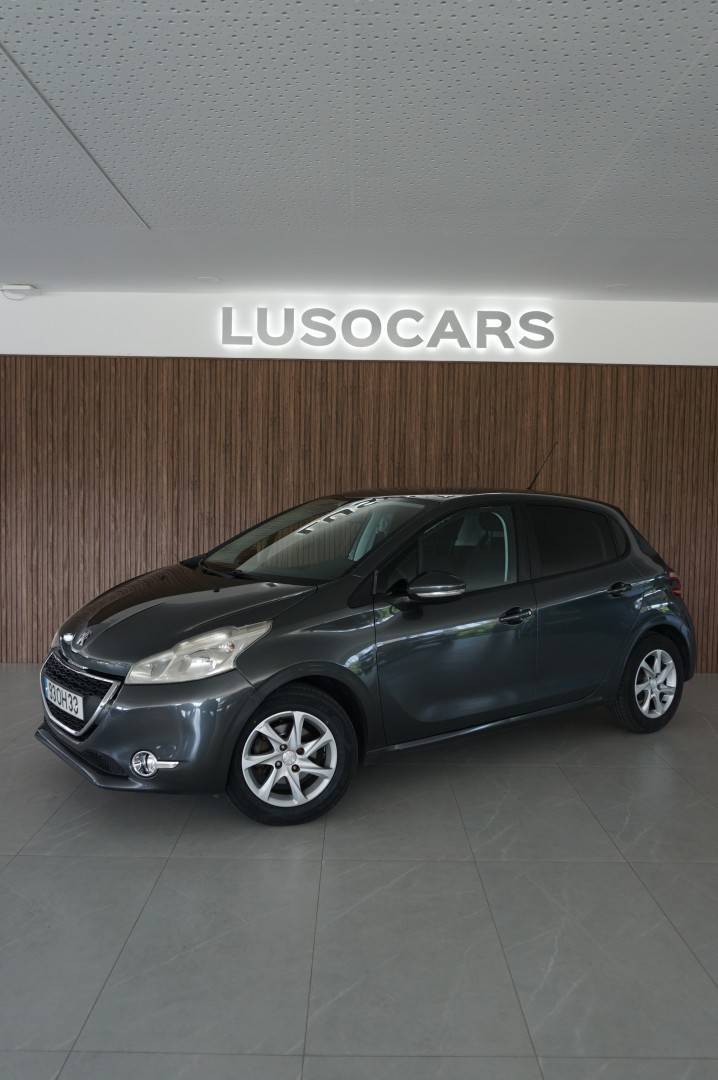 peugeot-208-2014-gasolina-1199cc