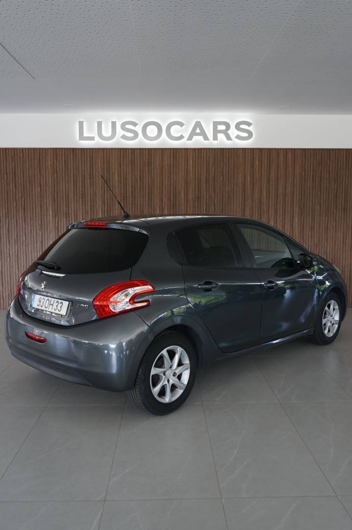 peugeot-208-2014-gasolina-1199cc
