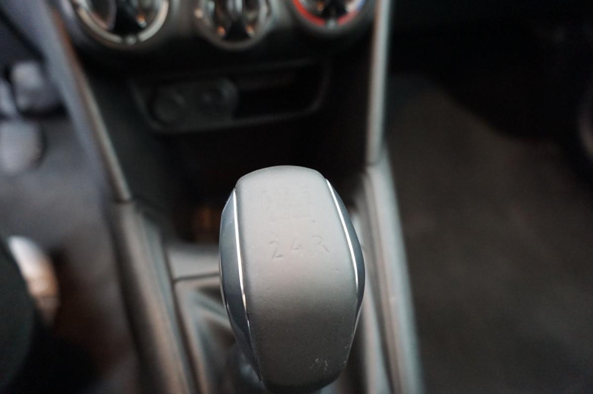 peugeot-208-2014-gasolina-1199cc