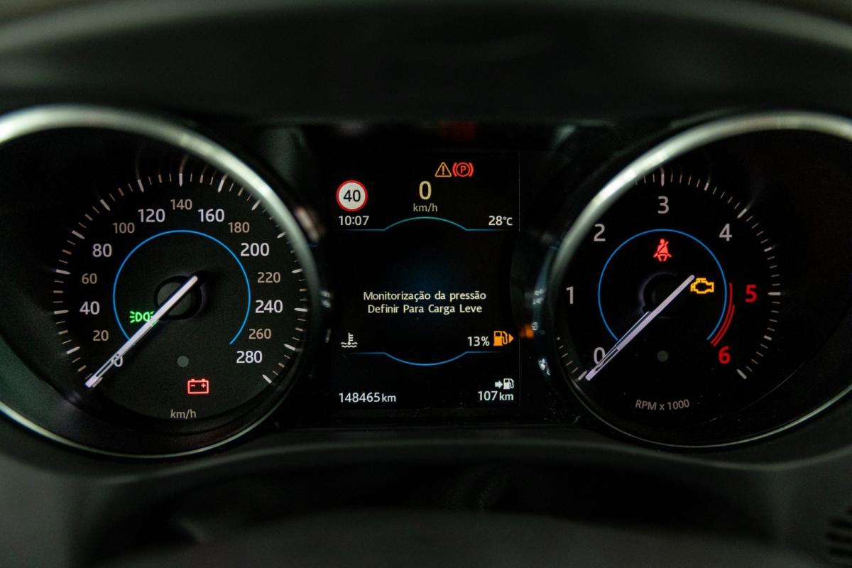 jaguar-f-pace-2016-diesel-1999cc