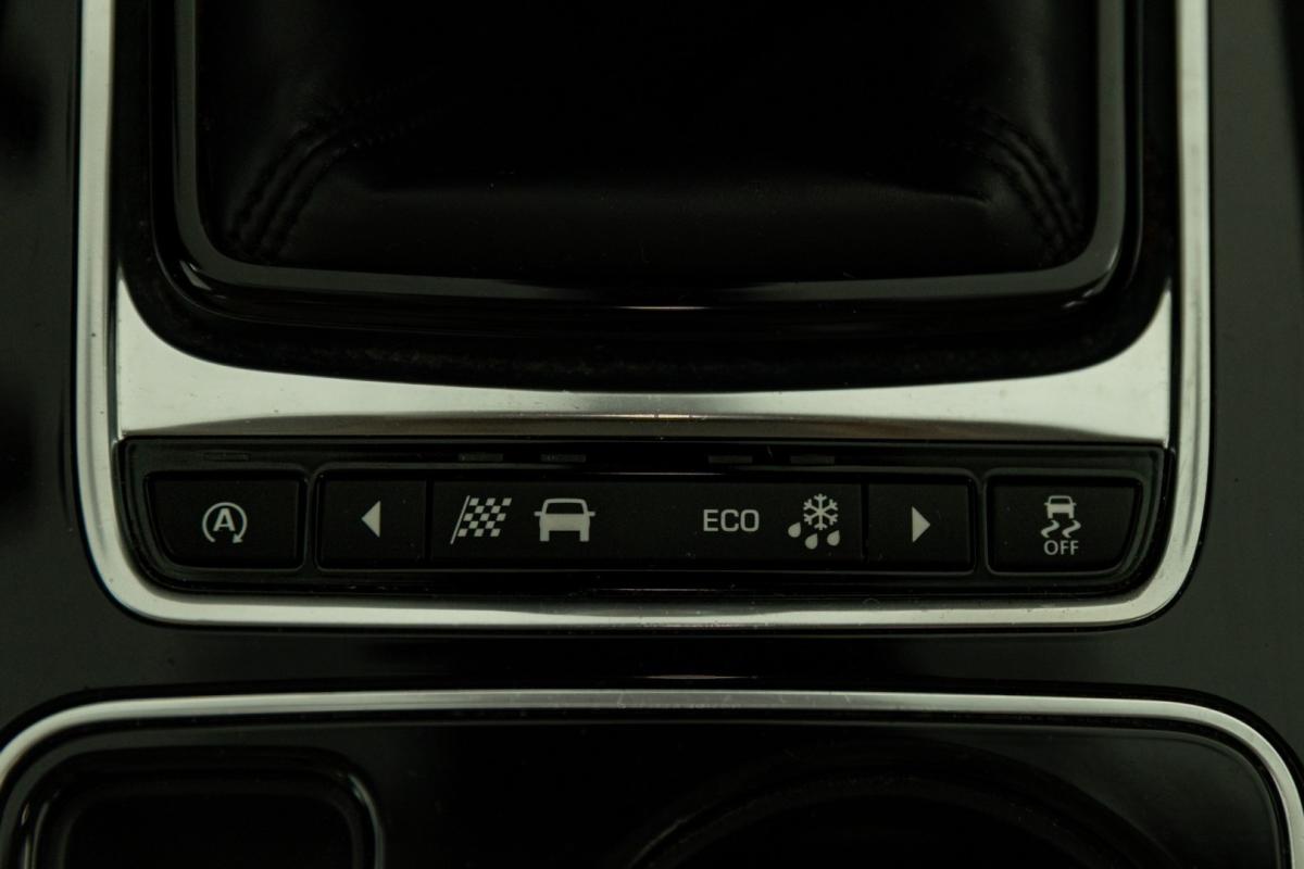 jaguar-f-pace-2016-diesel-1999cc