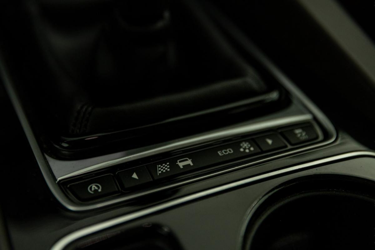 jaguar-f-pace-2016-diesel-1999cc