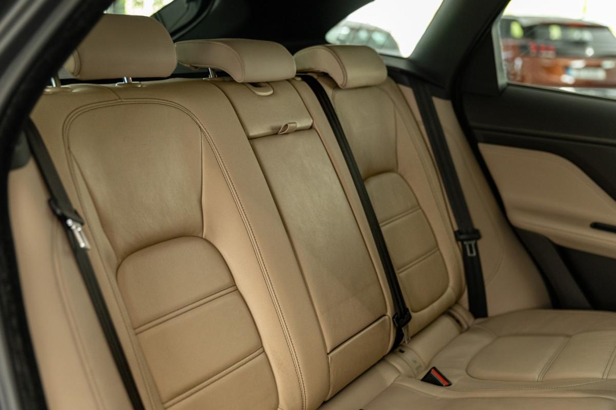 jaguar-f-pace-2016-diesel-1999cc