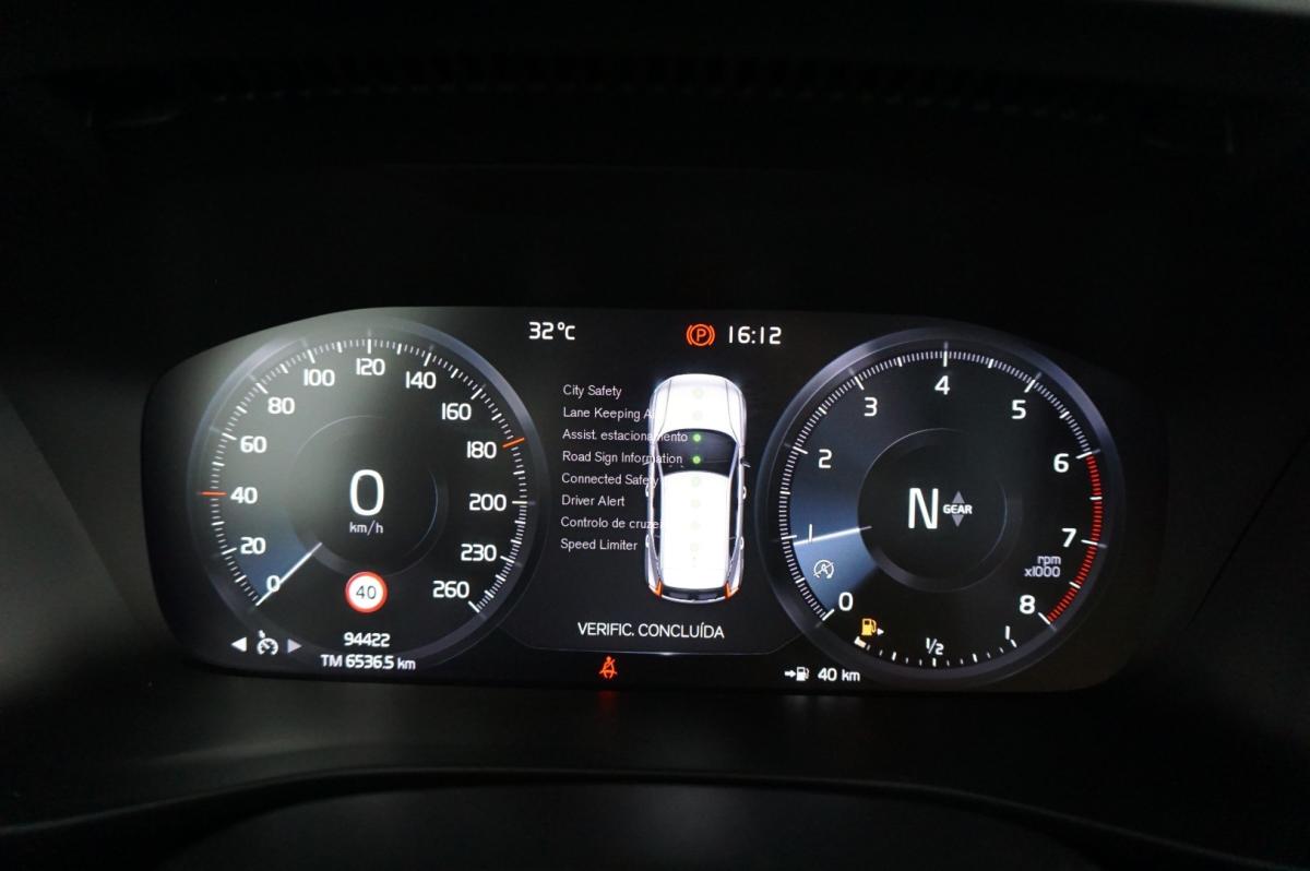 volvo-xc40-2021-gasolina-1477cc