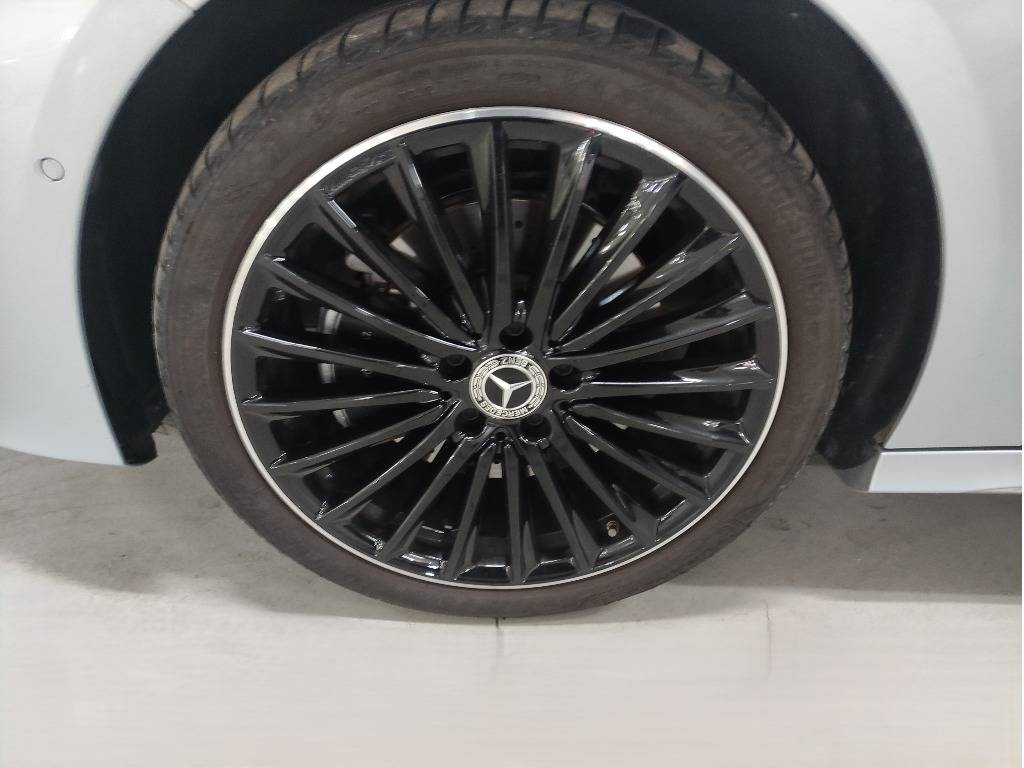 mercedes-benz-classe-a-2024-hibrido-1332cc
