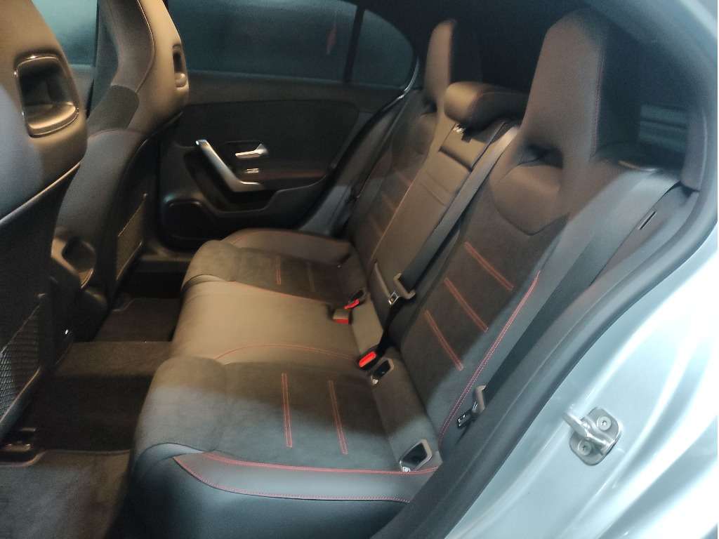 mercedes-benz-classe-a-2024-hibrido-1332cc