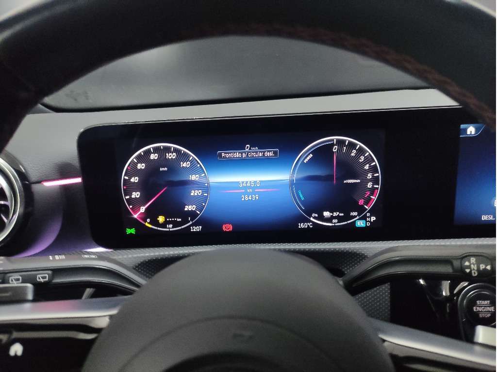 mercedes-benz-classe-a-2024-hibrido-1332cc