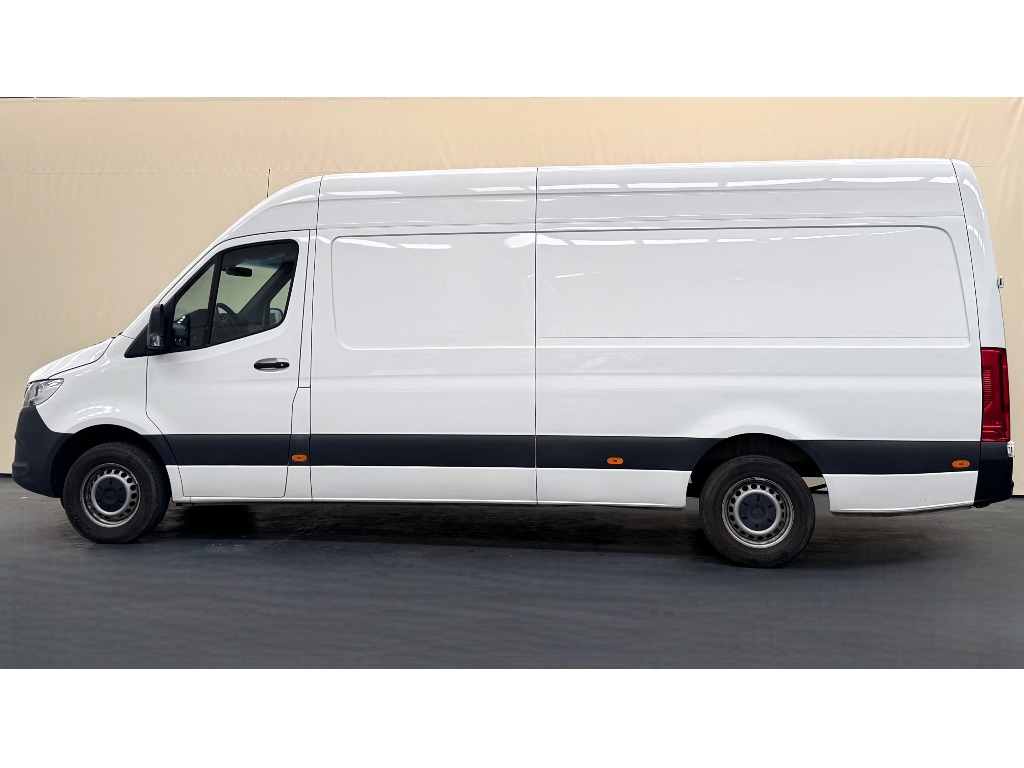 mercedes-benz-sprinter-2023-diesel-1950cc