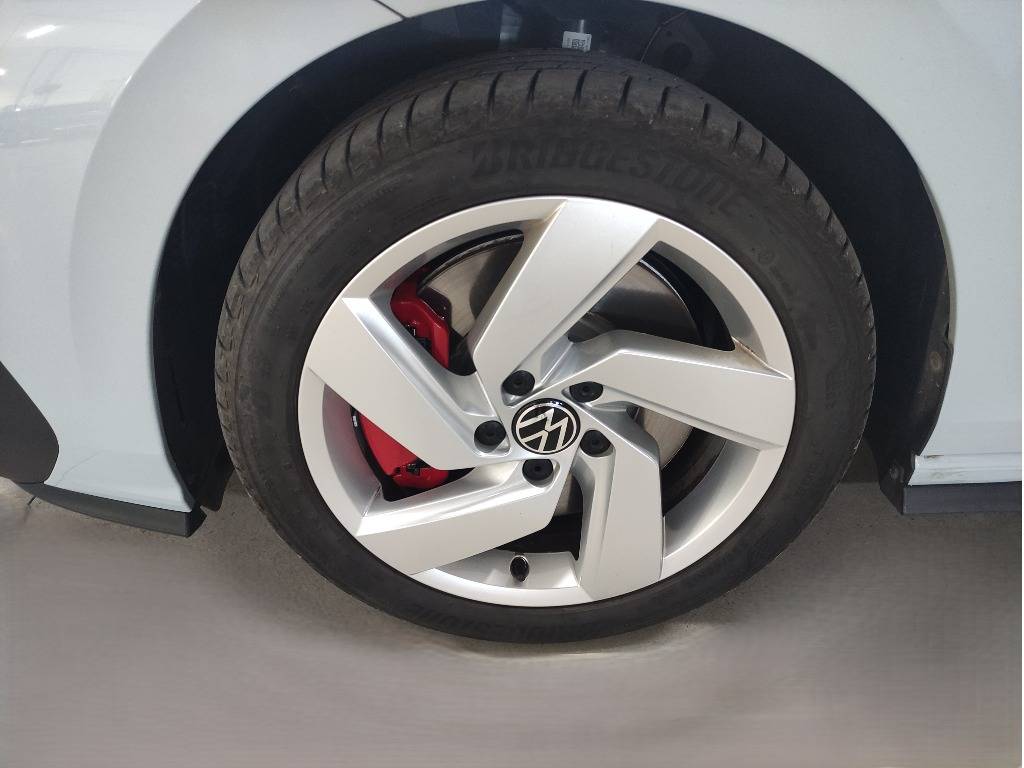 volkswagen-golf-2025-hibrido-1498cc